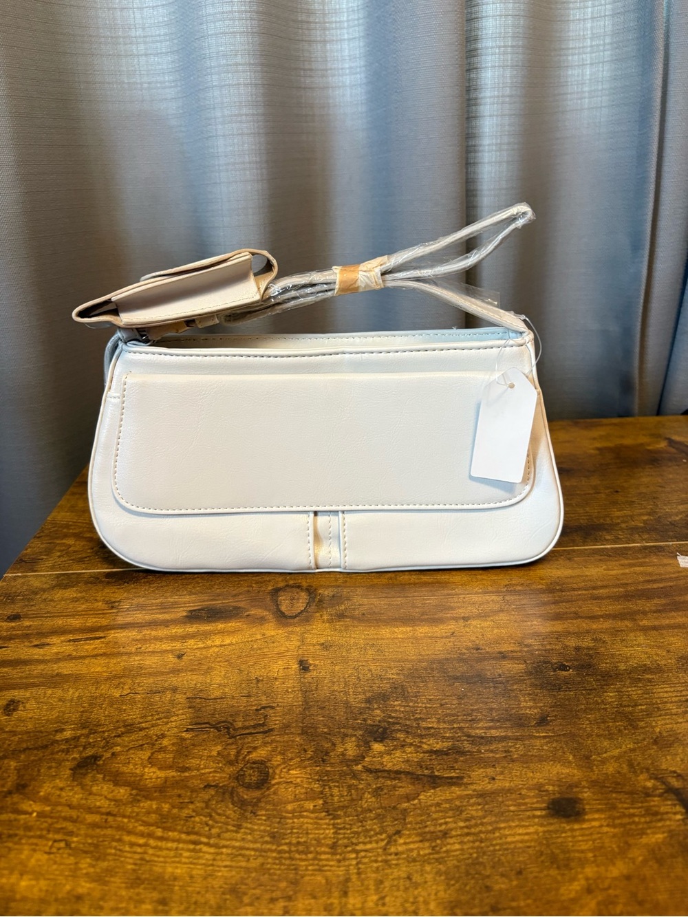 NEW! Classic White Shoulder Bag - Sleek Everyday Design